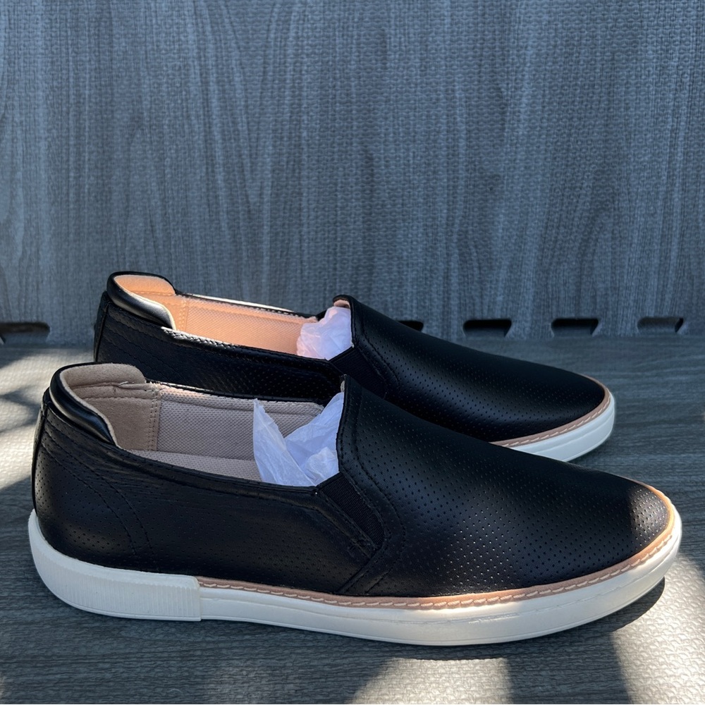 Women’s slip ons size 8W